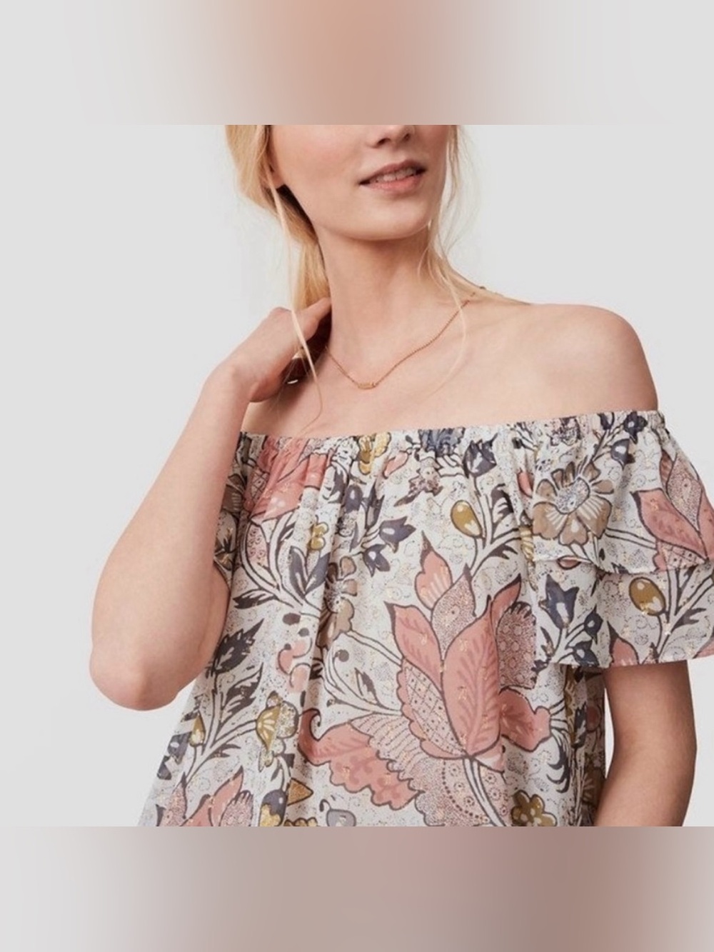 ⚱️ LOFT Versatile Floral Patterned Blouse with Gold Accents ⚱️